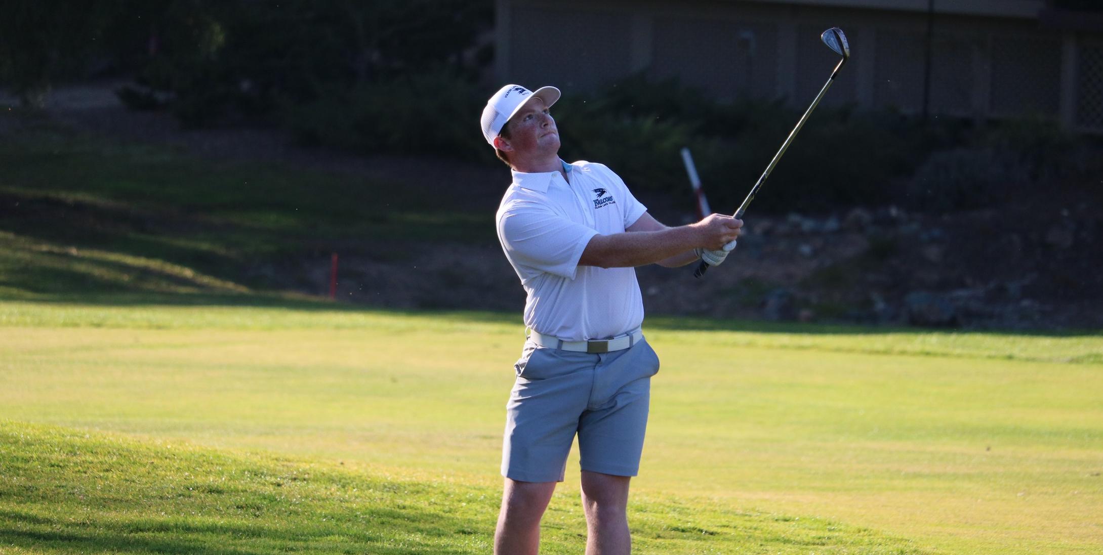 Golfers win third straight tournament with another impressive team score